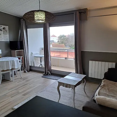 Cosy Avec Balcon, Parking Prive, Proche Plage Et Commerces - Fr-1-323-504 Apartamento *