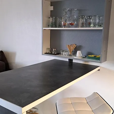 Cosy Avec Balcon, Parking Prive, Proche Plage Et Commerces - Fr-1-323-504 Apartamento *